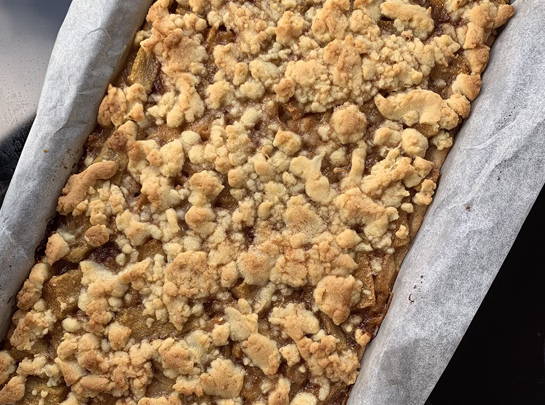 Feijoa Crumble Slice